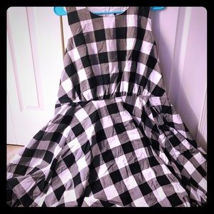 SLEEVELESS BLACK & WHITE CHECKER DRESS